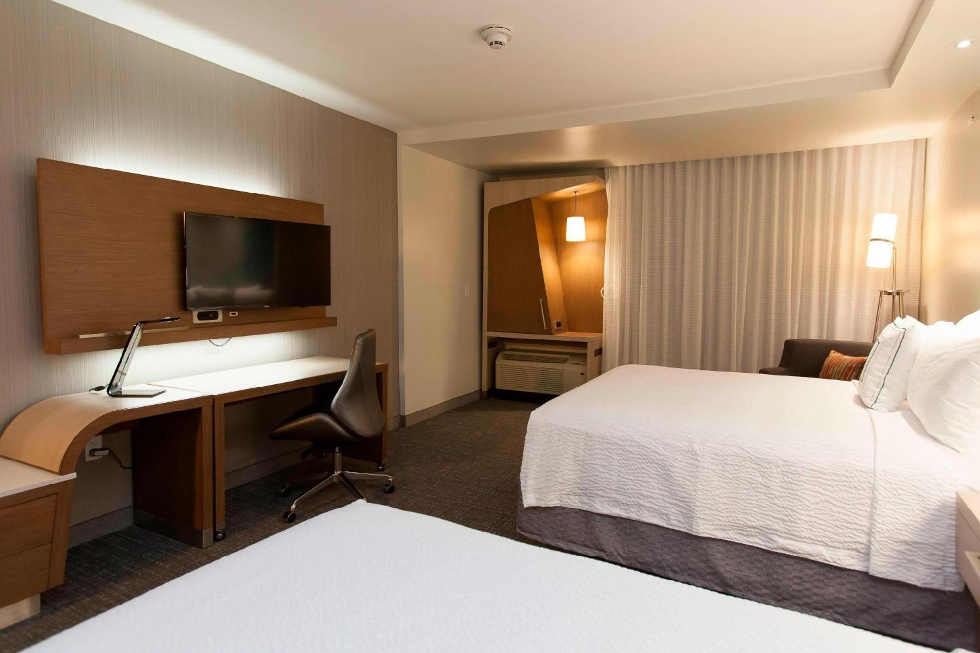 Courtyard By Marriott Houston City Place Spring Ngoại thất bức ảnh